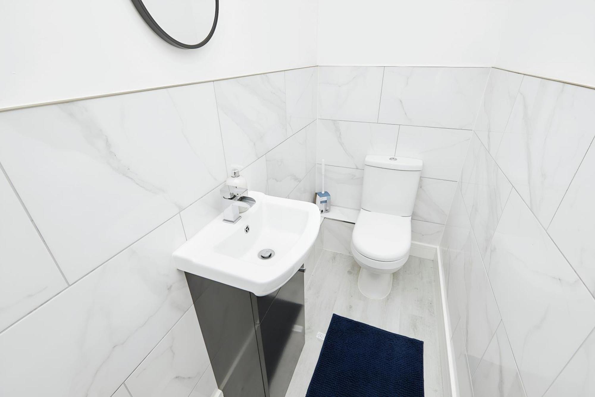 Modern In City Centre - Free Gated Parking Apartment Derby